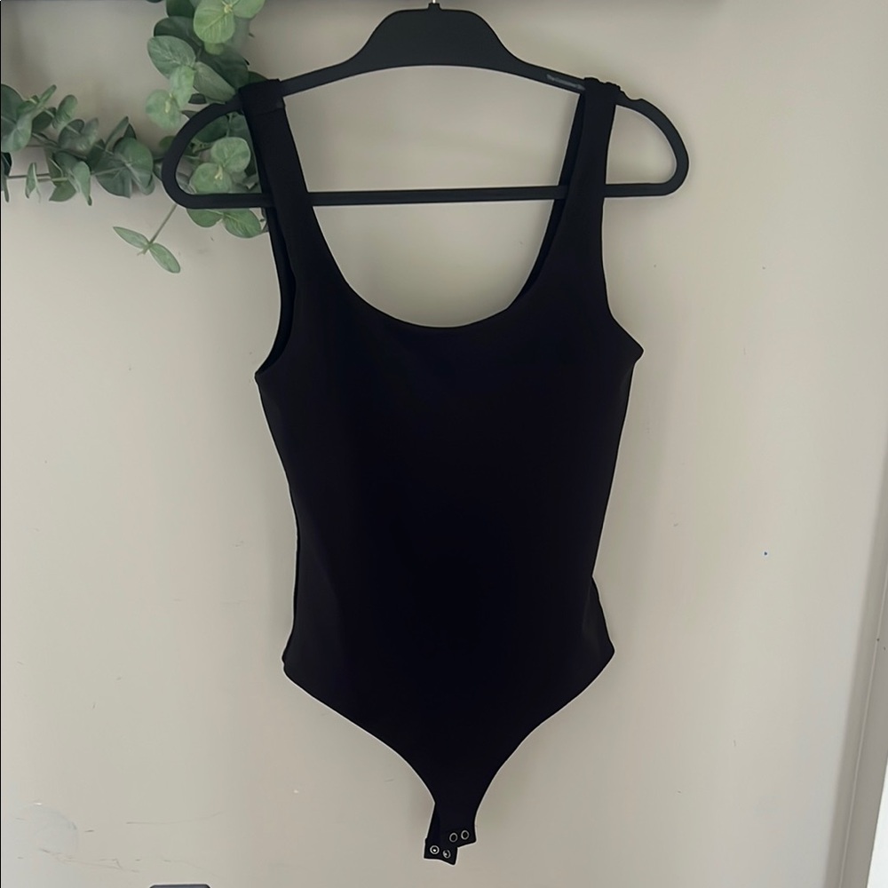 BODY CONTOUR COLLECTION | Sleek Black Bodysuit